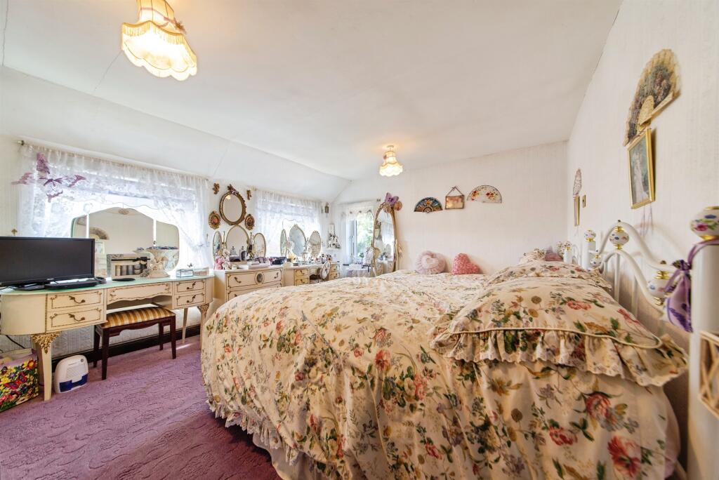 Station Road, Surfleet, SPALDING - Image 12