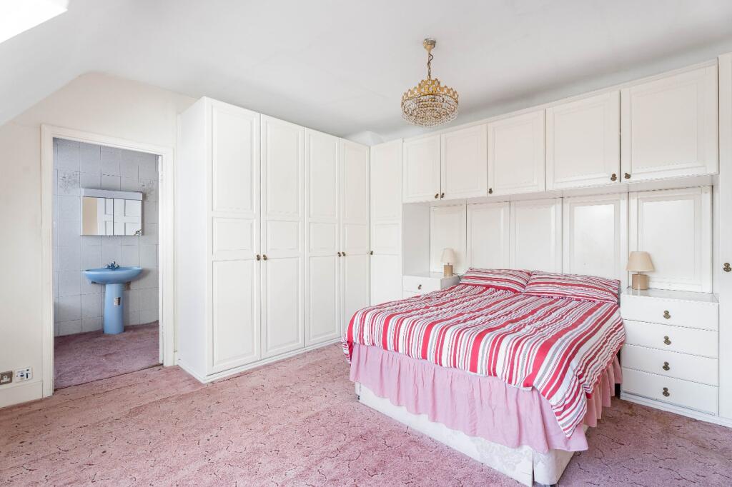 Dorset Drive, Edgware, HA8 - Image 17