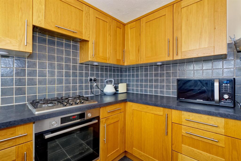 Oak Tree Way, Horsham - Image 10