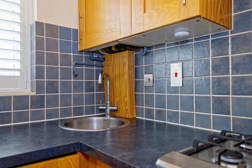Oak Tree Way, Horsham - Image 11