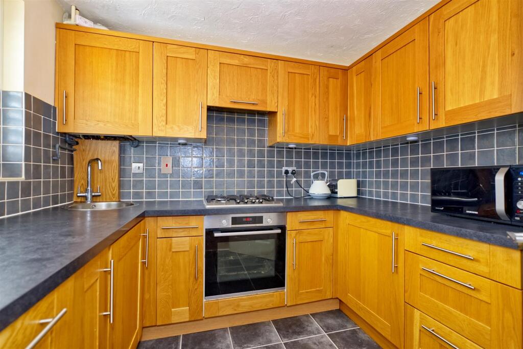 Oak Tree Way, Horsham - Image 12