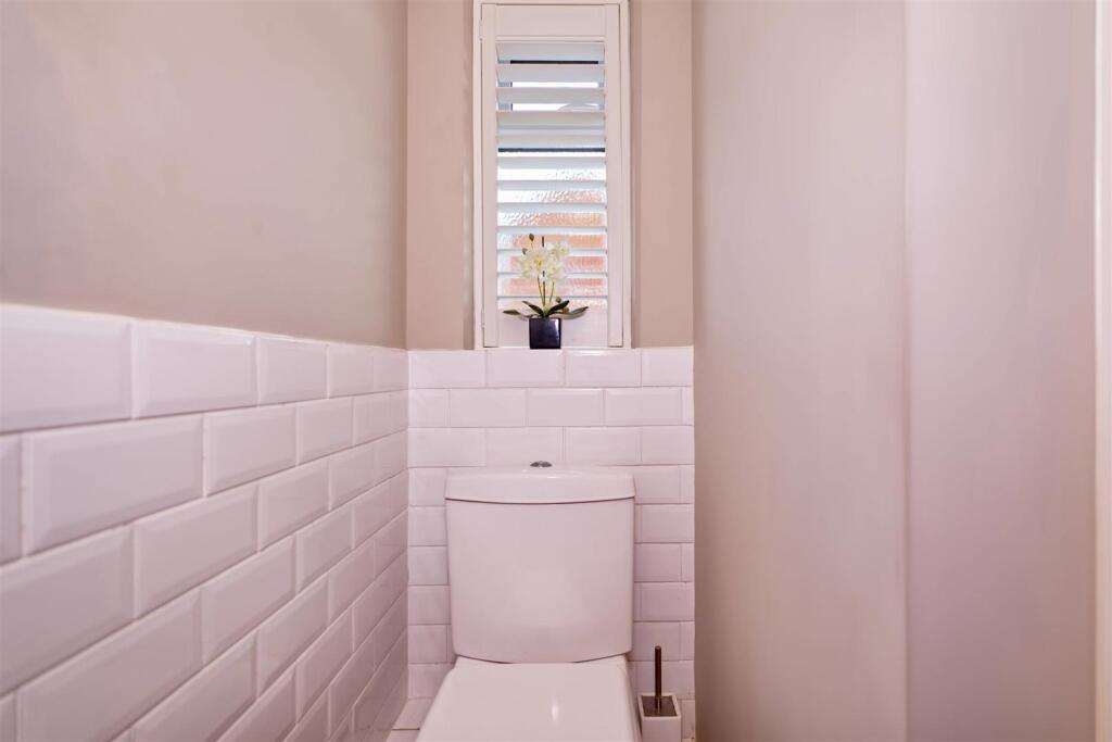 Oak Tree Way, Horsham - Image 13