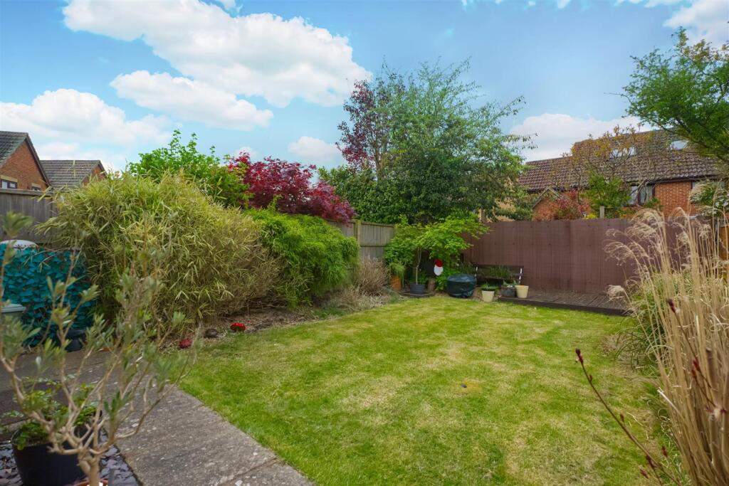 Oak Tree Way, Horsham - Image 16