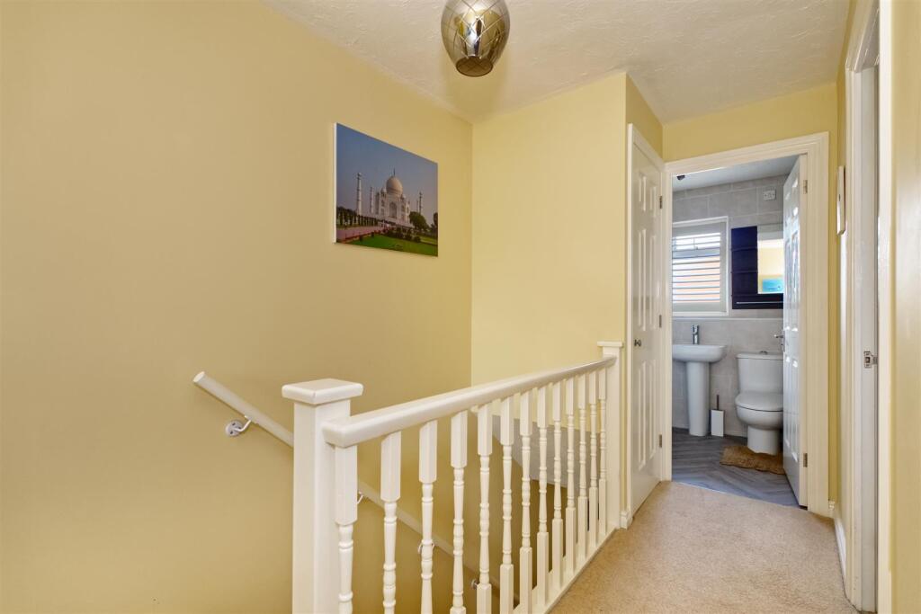 Oak Tree Way, Horsham - Image 19