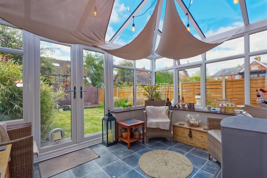 Oak Tree Way, Horsham - Image 21