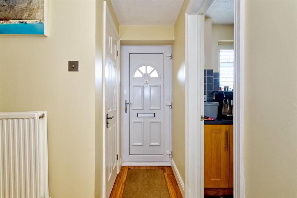 Oak Tree Way, Horsham - Image 4