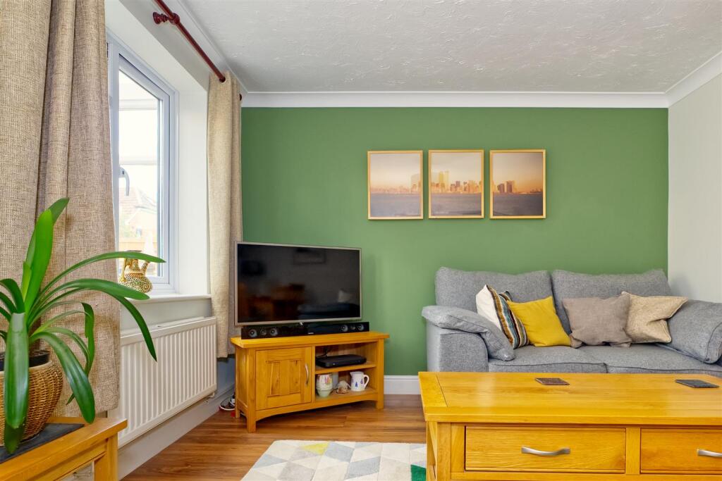 Oak Tree Way, Horsham - Image 6