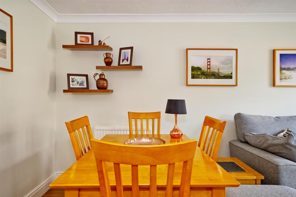 Oak Tree Way, Horsham - Image 8