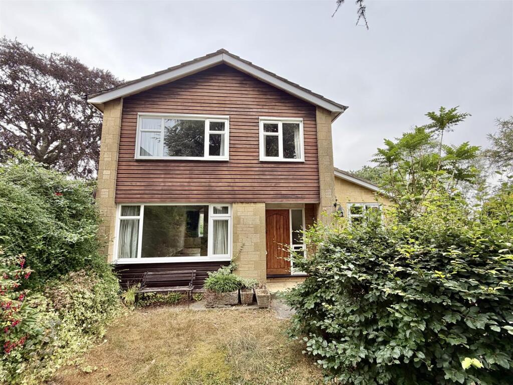 View property at Stone Lane, Winterbourne Down, Bristol