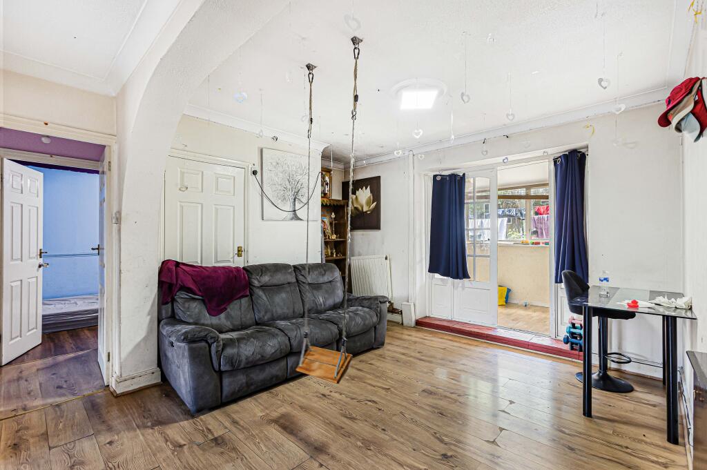 Wallingford Walk, St Albans, AL1 - Image 3