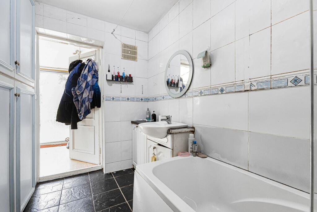 Wallingford Walk, St Albans, AL1 - Image 8