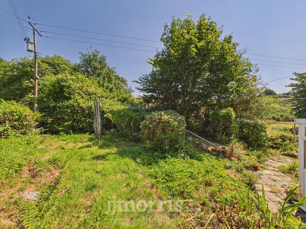 Henfeddau, Llanfyrnach, SA35 - Image 2