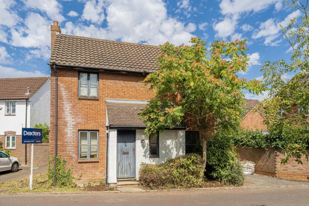 View property at Gladioli Close, Hampton