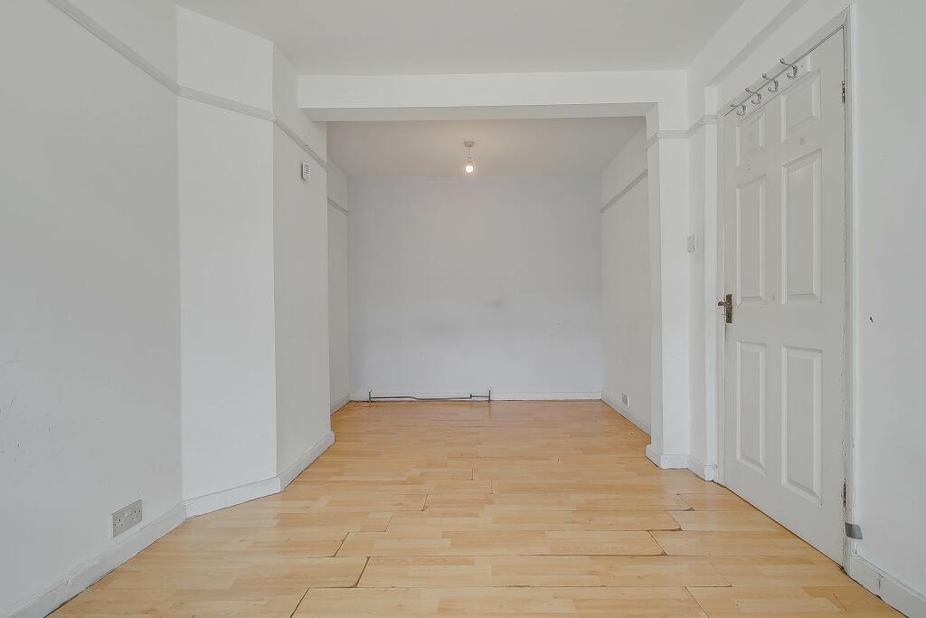 Hazelbank, Surbiton, KT5 - Image 13