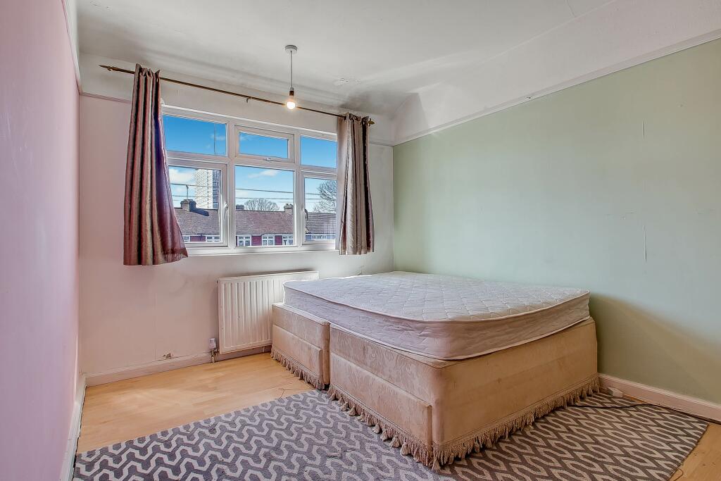 Hazelbank, Surbiton, KT5 - Image 14