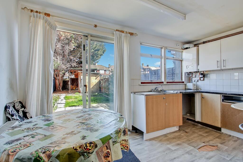 Hazelbank, Surbiton, KT5 - Image 3