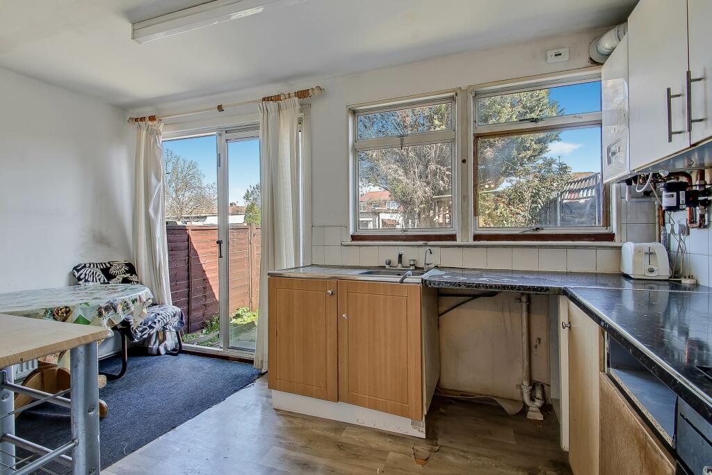 Hazelbank, Surbiton, KT5 - Image 4