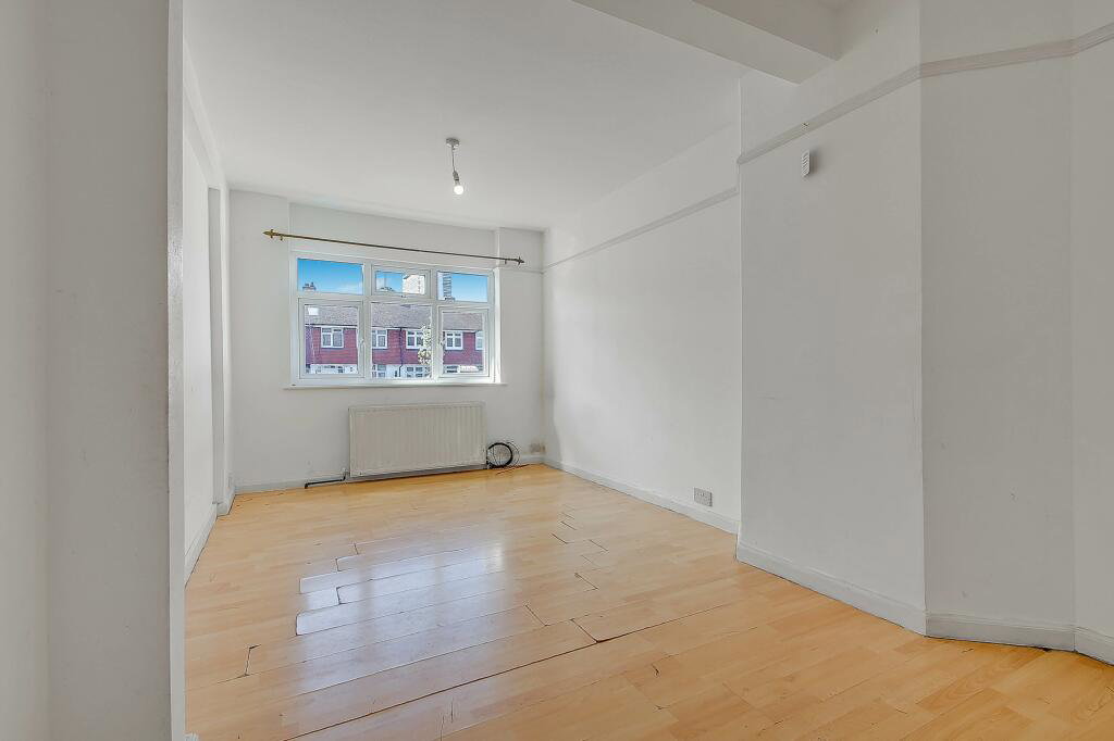 Hazelbank, Surbiton, KT5 - Image 5