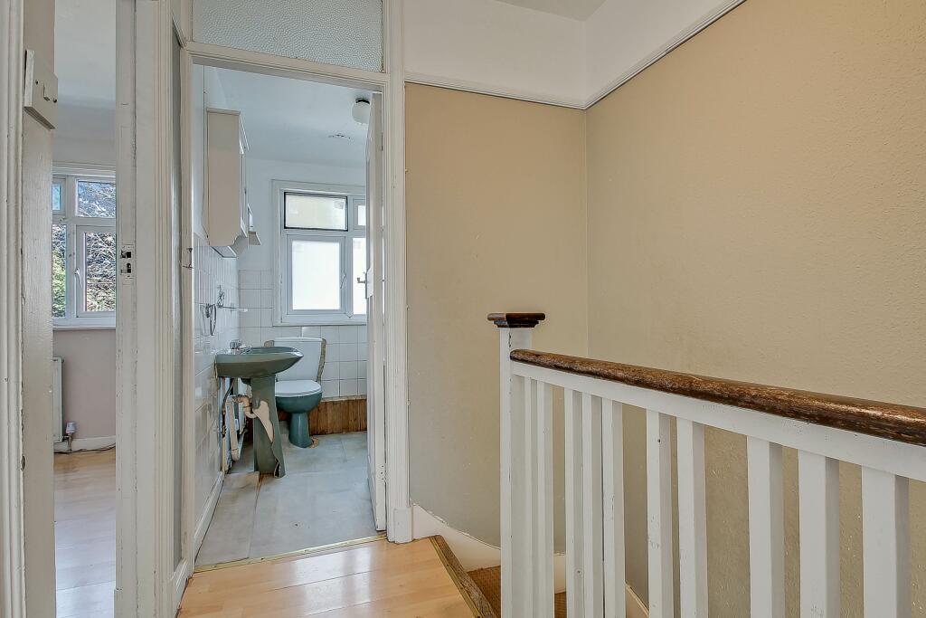 Hazelbank, Surbiton, KT5 - Image 9