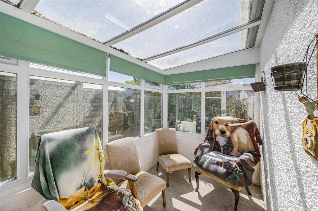 York Road, Peacehaven - Image 11