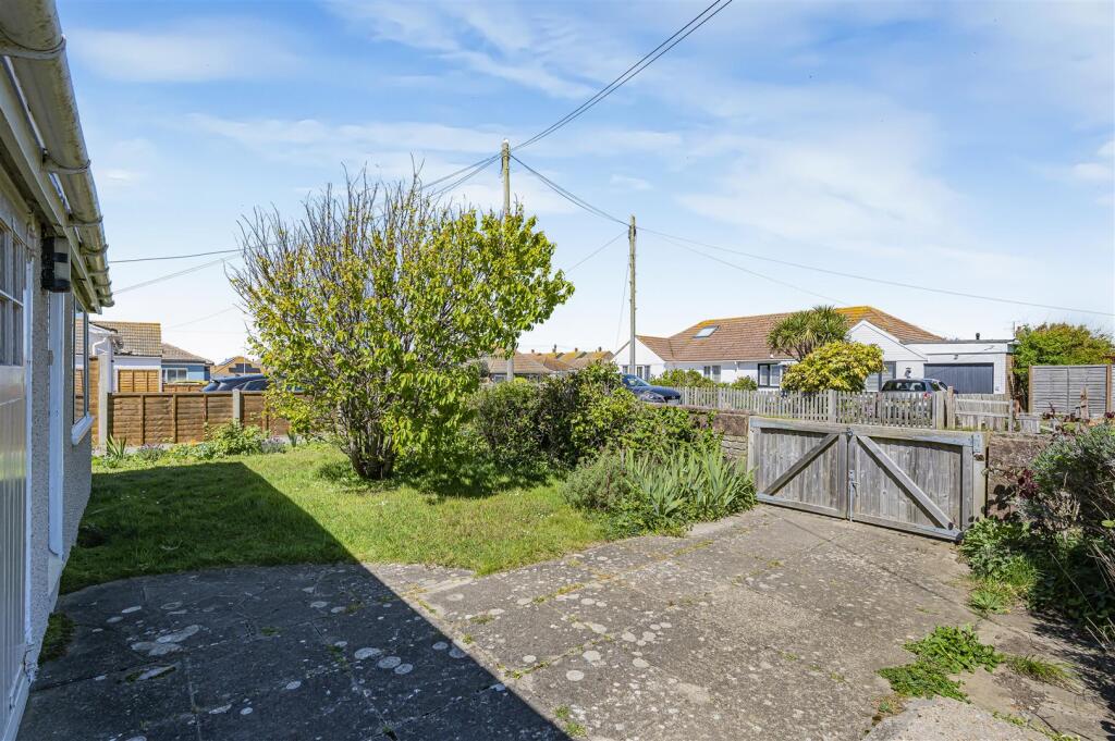 York Road, Peacehaven - Image 13