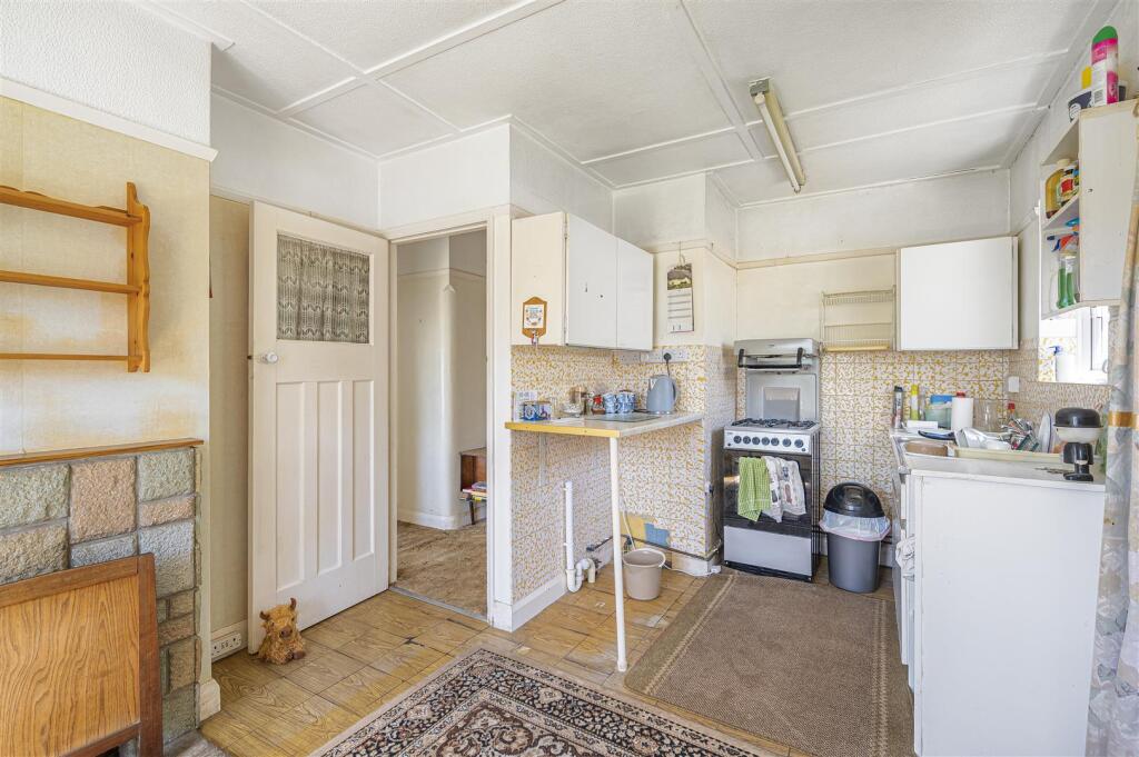 York Road, Peacehaven - Image 4