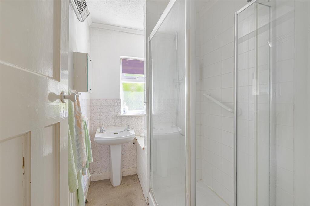 York Road, Peacehaven - Image 8