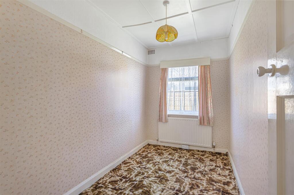 York Road, Peacehaven - Image 9