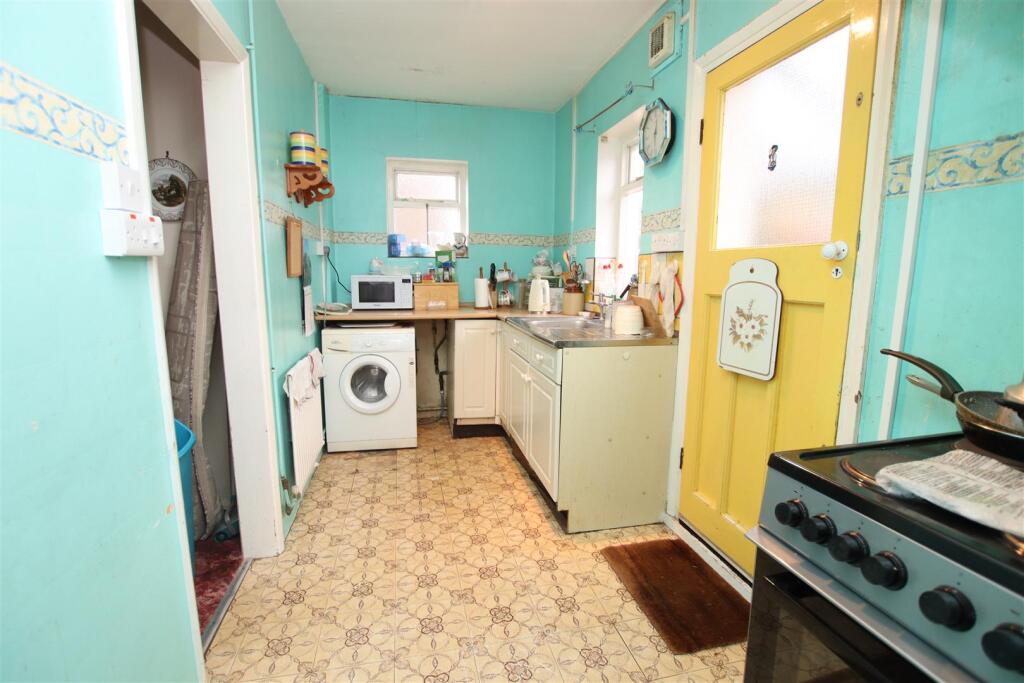 Martin Road, Dartford - Image 7