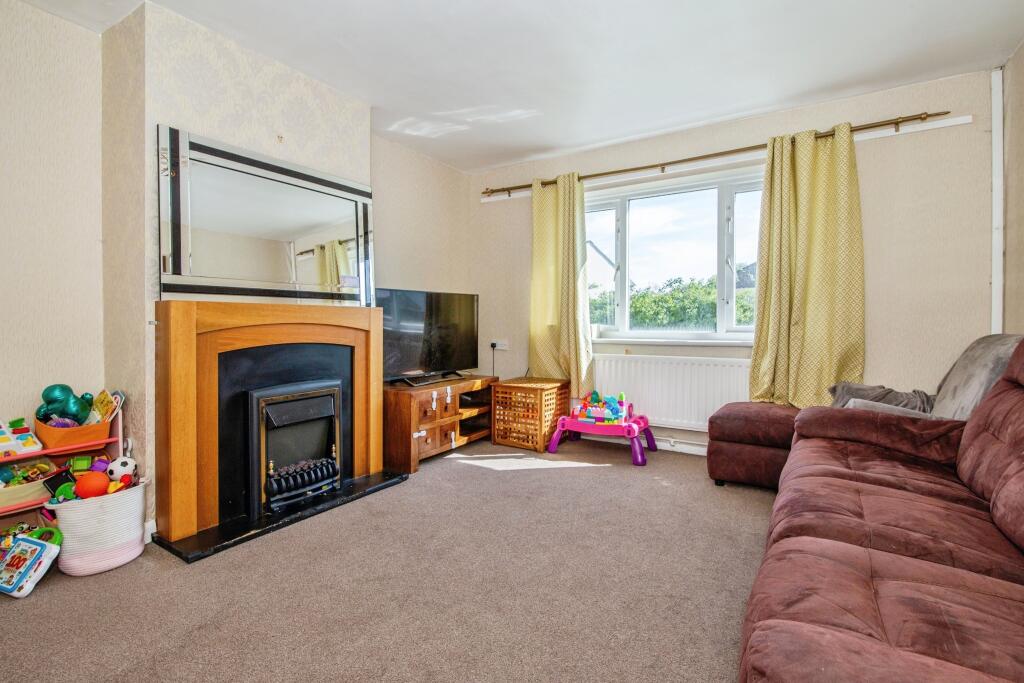 Hallow Drive, Newcastle upon Tyne, NE15 - Image 2