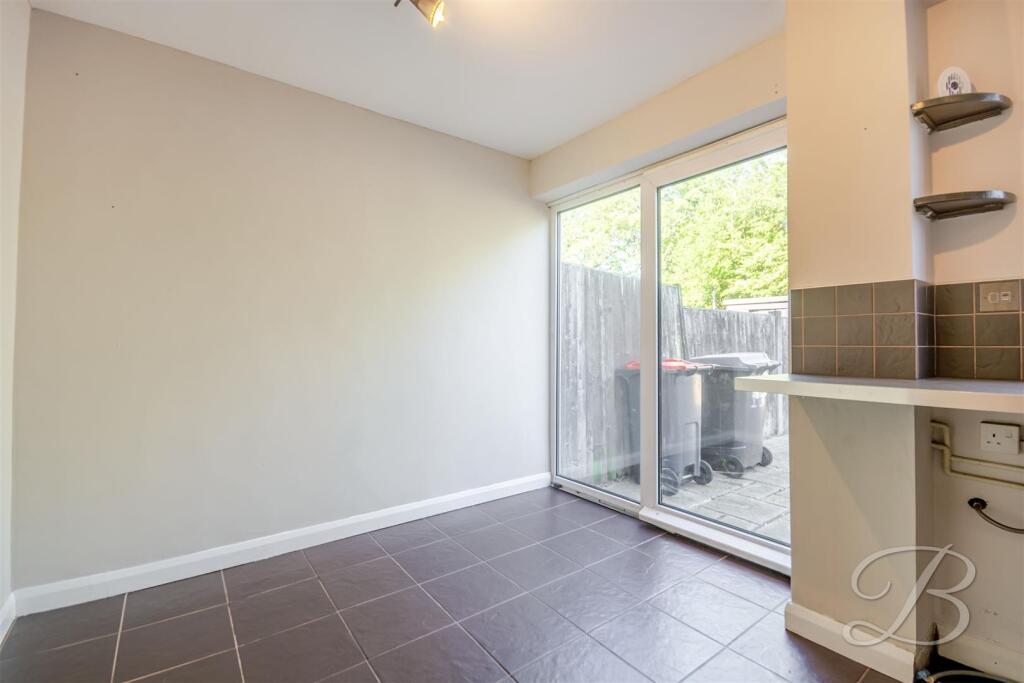 Larwood Crescent, Kirkby-In-Ashfield, Nottingham - Image 4
