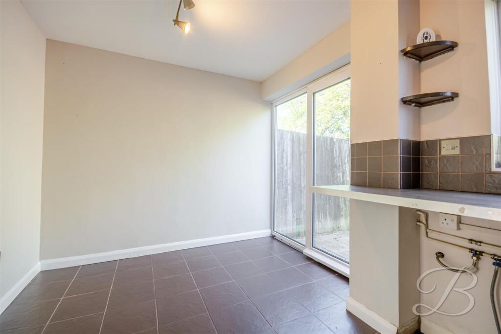 Larwood Crescent, Kirkby-In-Ashfield, Nottingham - Image 5