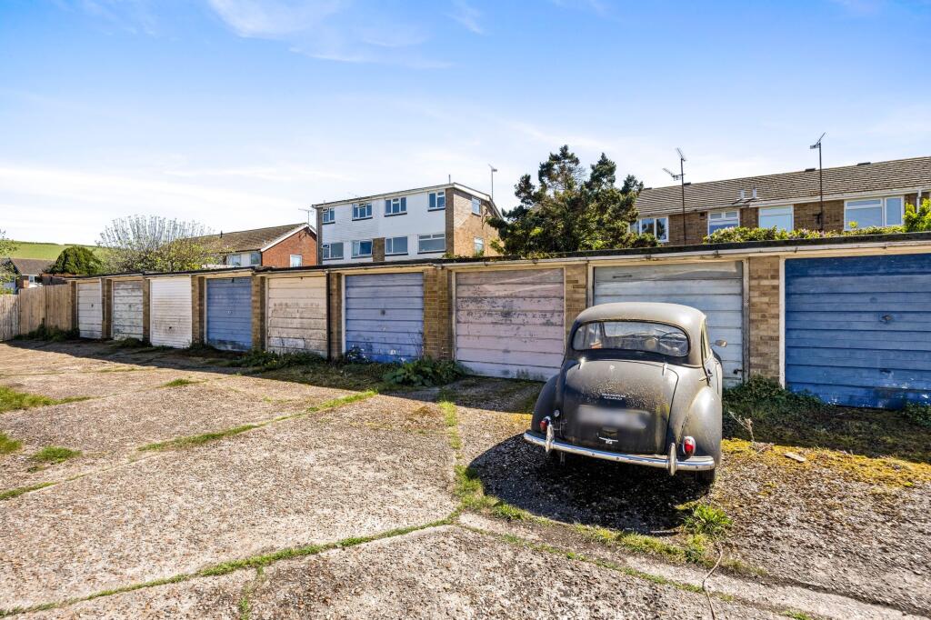 Newland Road, Upper Beeding, BN44 - Image 13