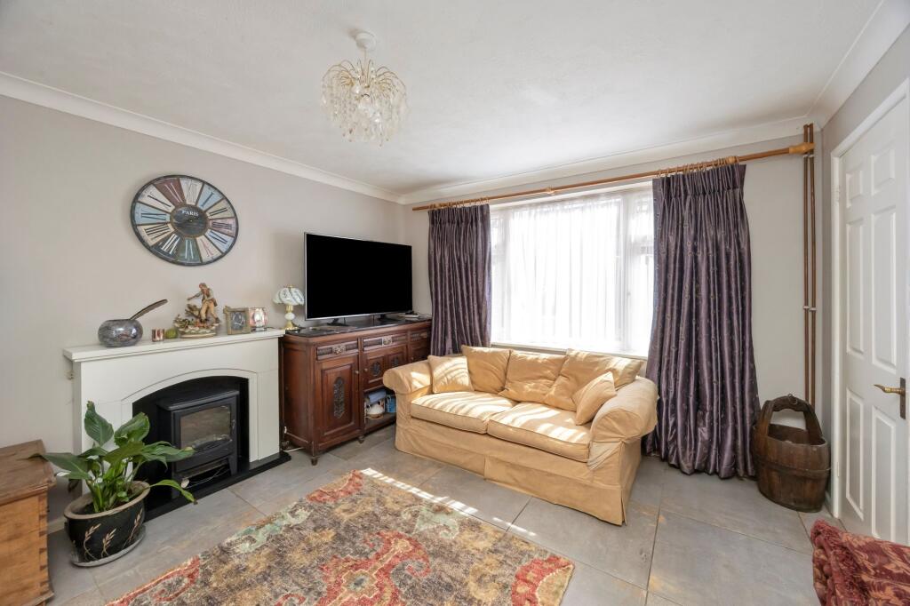 Newland Road, Upper Beeding, BN44 - Image 2