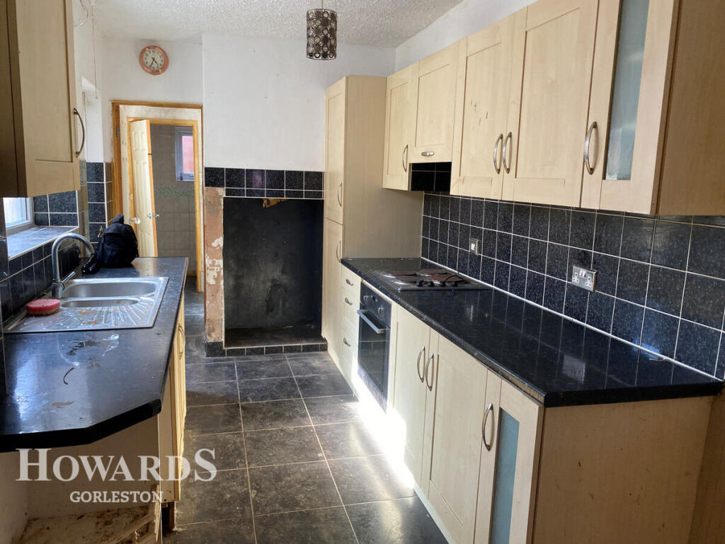 High Road, Gorleston - Image 2