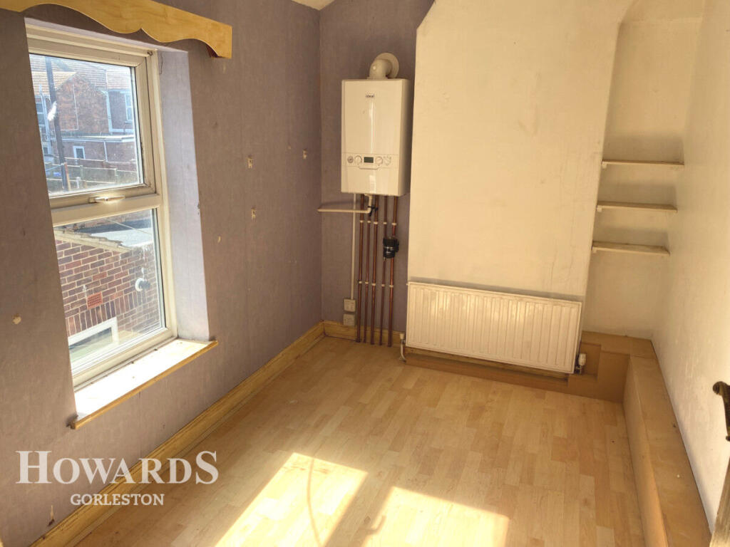High Road, Gorleston - Image 7