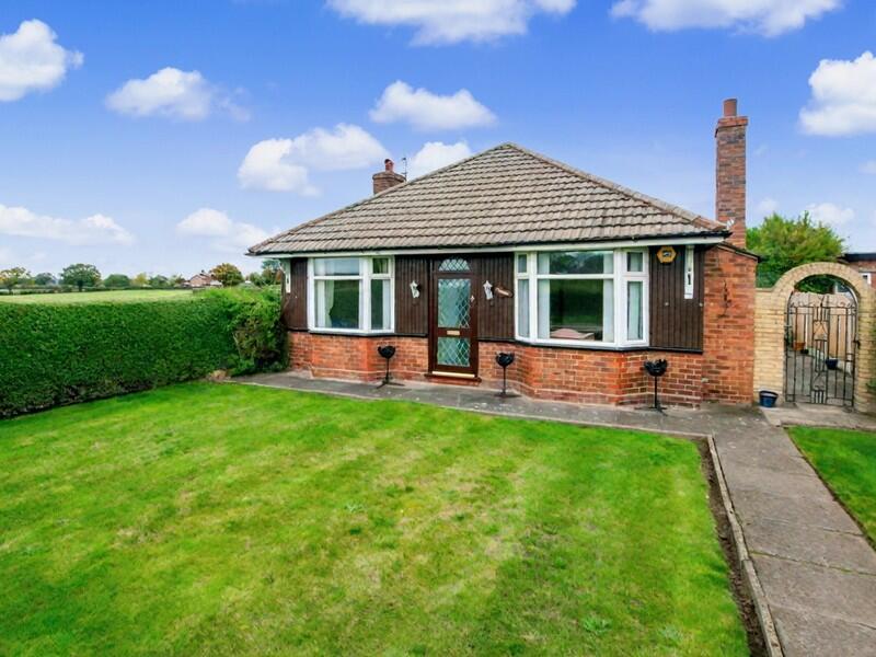 View property at Minavon, Runcorn Road, Little Leigh, Northwich, CW RD, Northwich