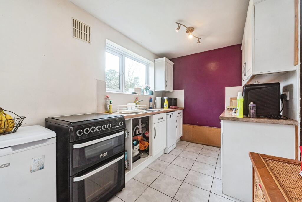 Wigmore Road, Tadley, RG26 - Image 2