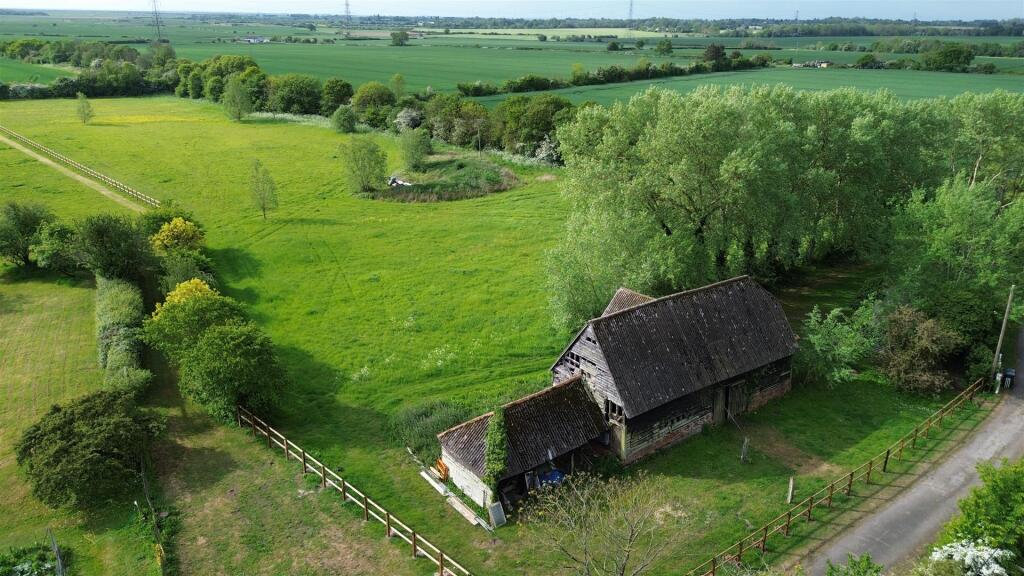 View property at Barn, Bacons Chase, Bradwell-On-Sea
