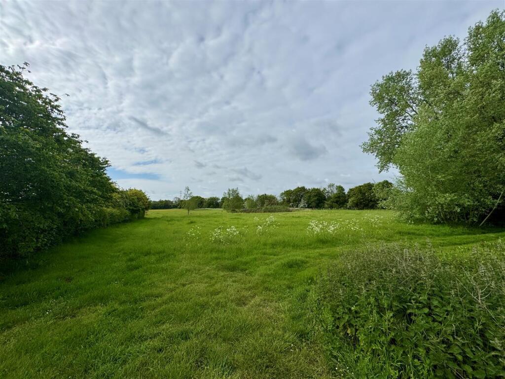 Barn, Bacons Chase, Bradwell-On-Sea - Image 11
