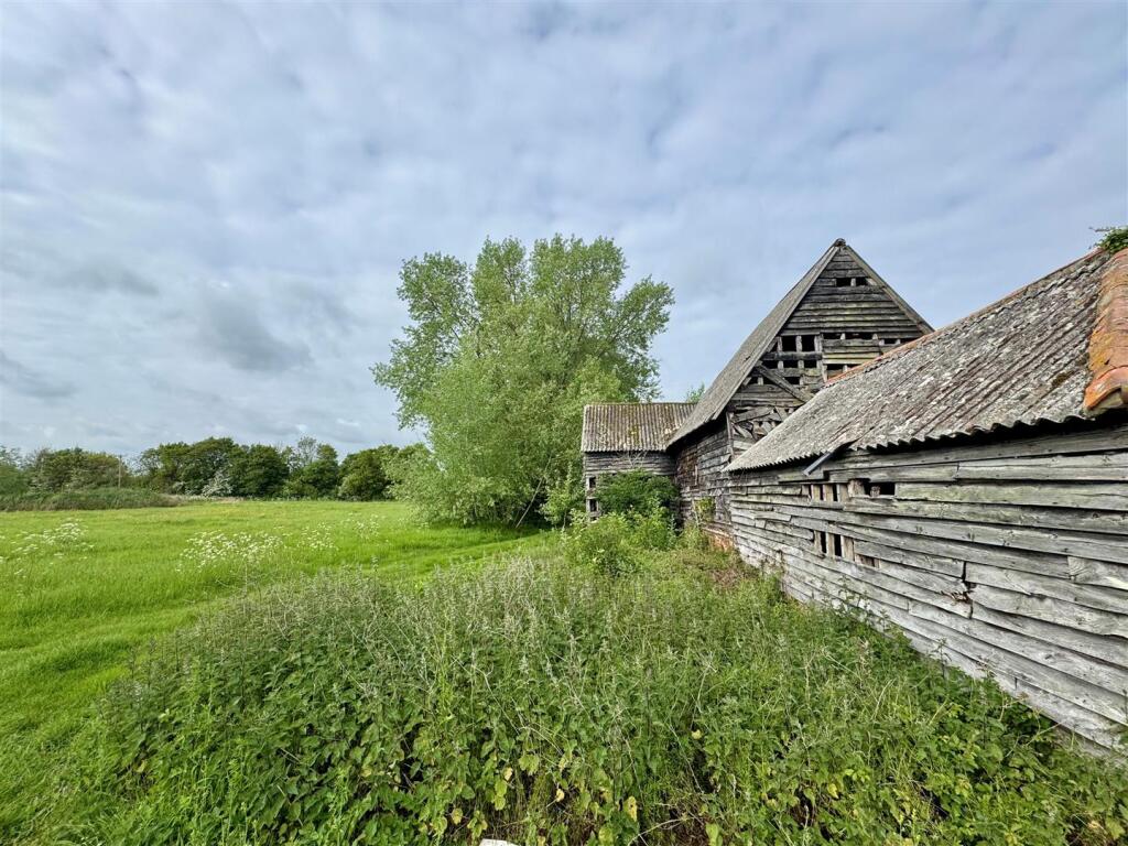 Barn, Bacons Chase, Bradwell-On-Sea - Image 13