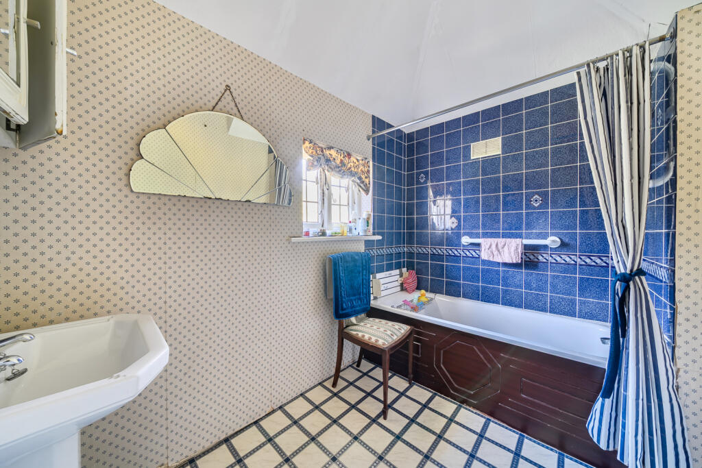 Royston Park Road, Pinner, HA5 - Image 11