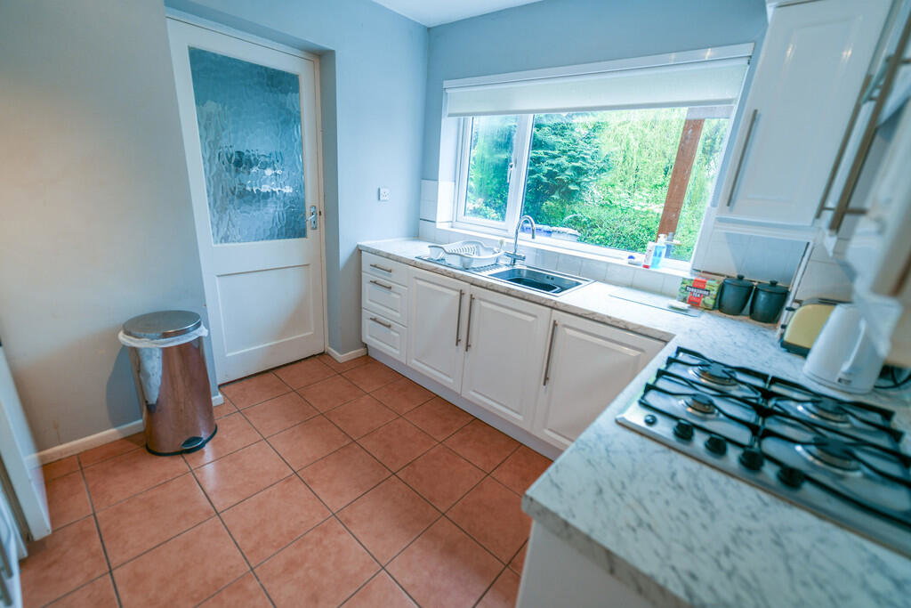 Alstone Drive, Altrincham - Image 2