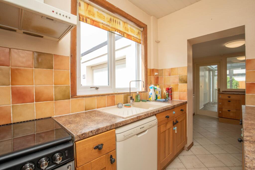 Vernon Road, Porthcawl, CF36 - Image 12
