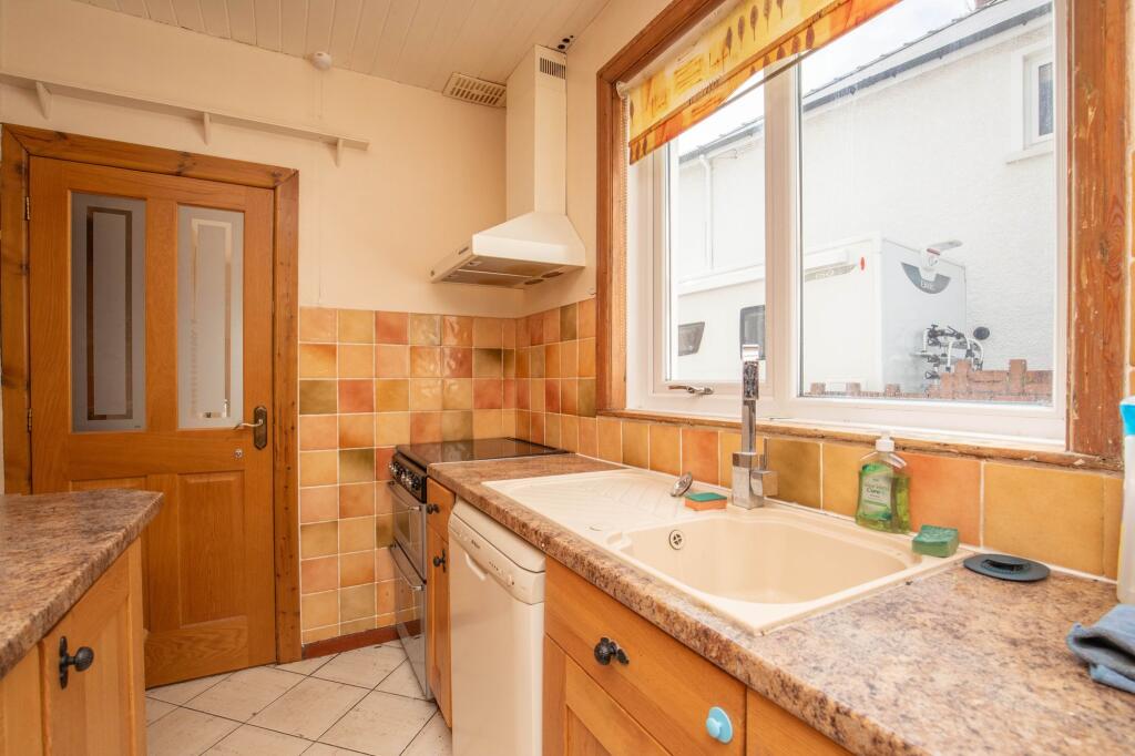 Vernon Road, Porthcawl, CF36 - Image 13