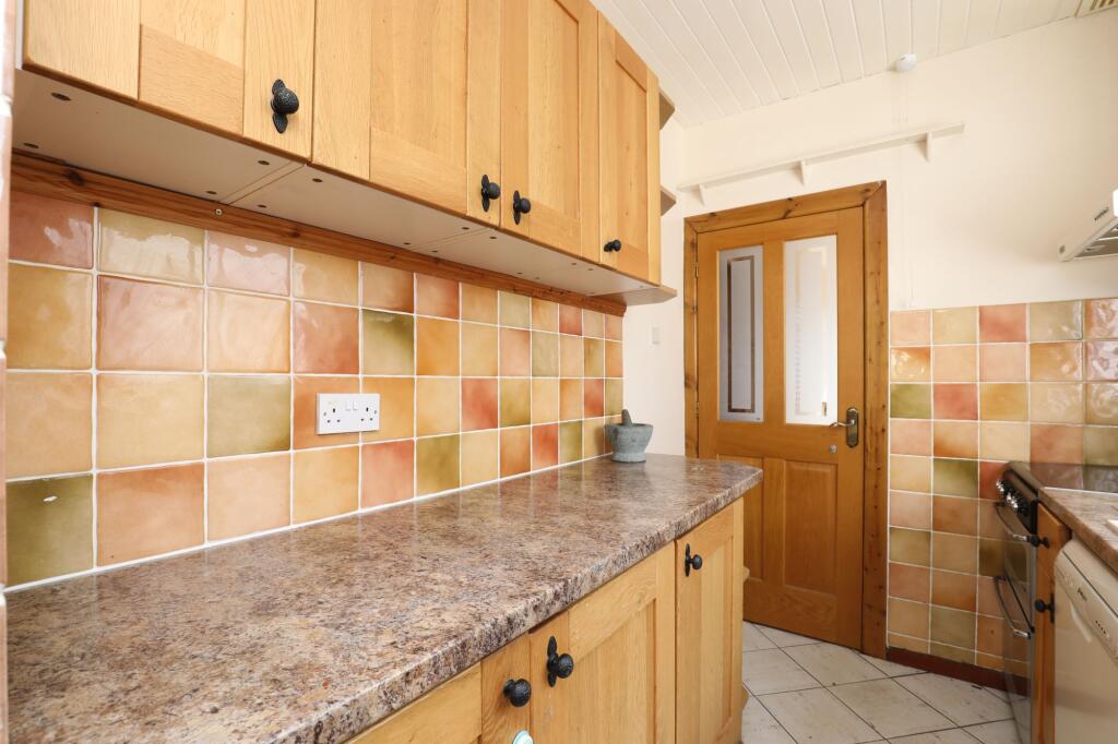 Vernon Road, Porthcawl, CF36 - Image 14