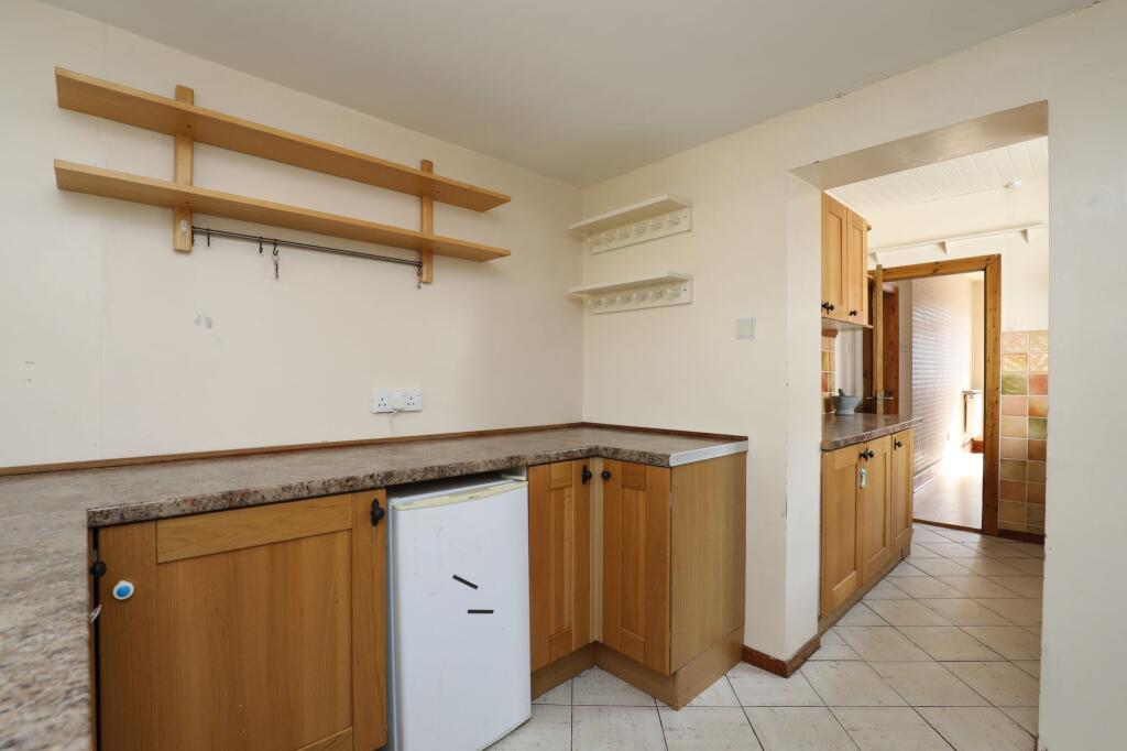 Vernon Road, Porthcawl, CF36 - Image 15