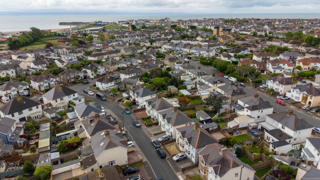 Vernon Road, Porthcawl, CF36 - Image 32