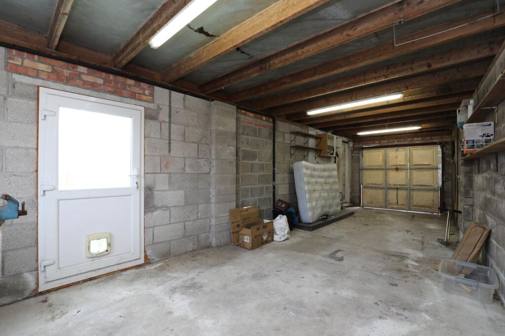 Vernon Road, Porthcawl, CF36 - Image 4