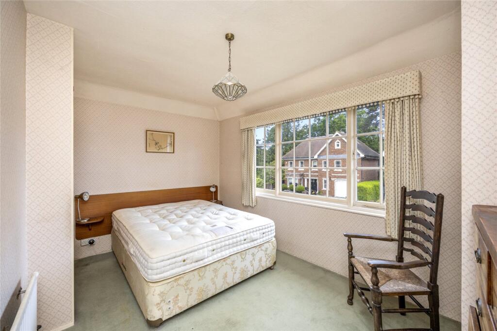 St. Georges Road, Weybridge, Surrey, KT13 - Image 11